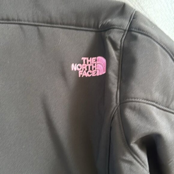 🍍THE NORTH FACE BREAST CANCER AWARENESS JACKET 🍍s med🍍pit to pit 19” leg 23” - Picture 3 of 4